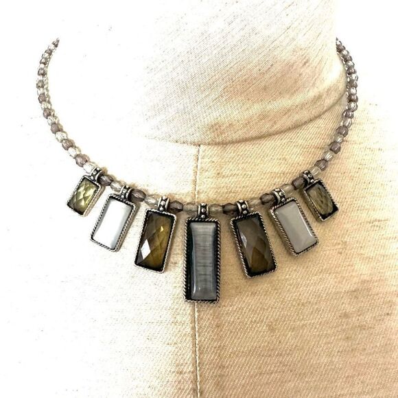 Grey beaded statement necklace - Picture 1 of 9